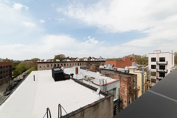 Rented by Jankos Group LLC | media 39