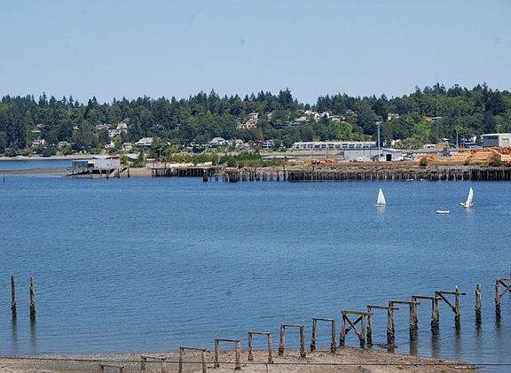 5th image of 1107 W Bay Dr NW #401