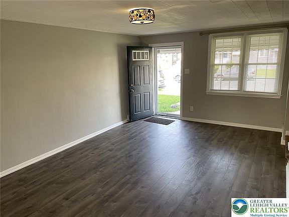 4th image of 2072 Baker Dr