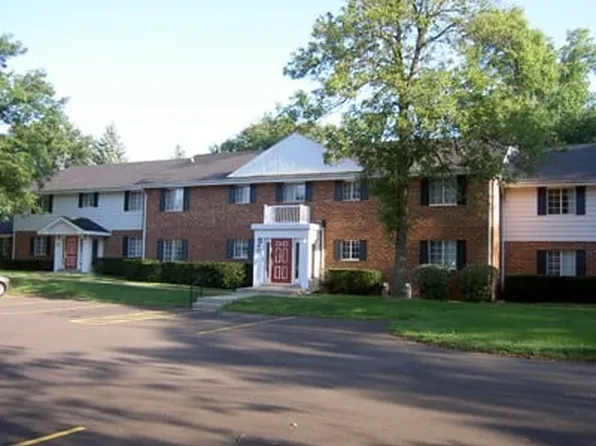 2605 N University Dr, Waukesha, WI 53188