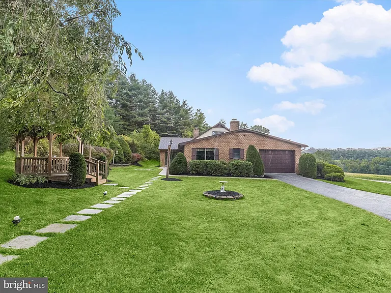 2177 Manchester Rd — Photo 3