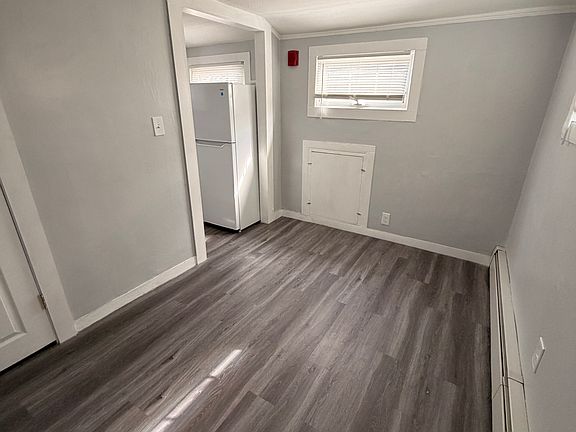 4th image of 28 Broad St #9