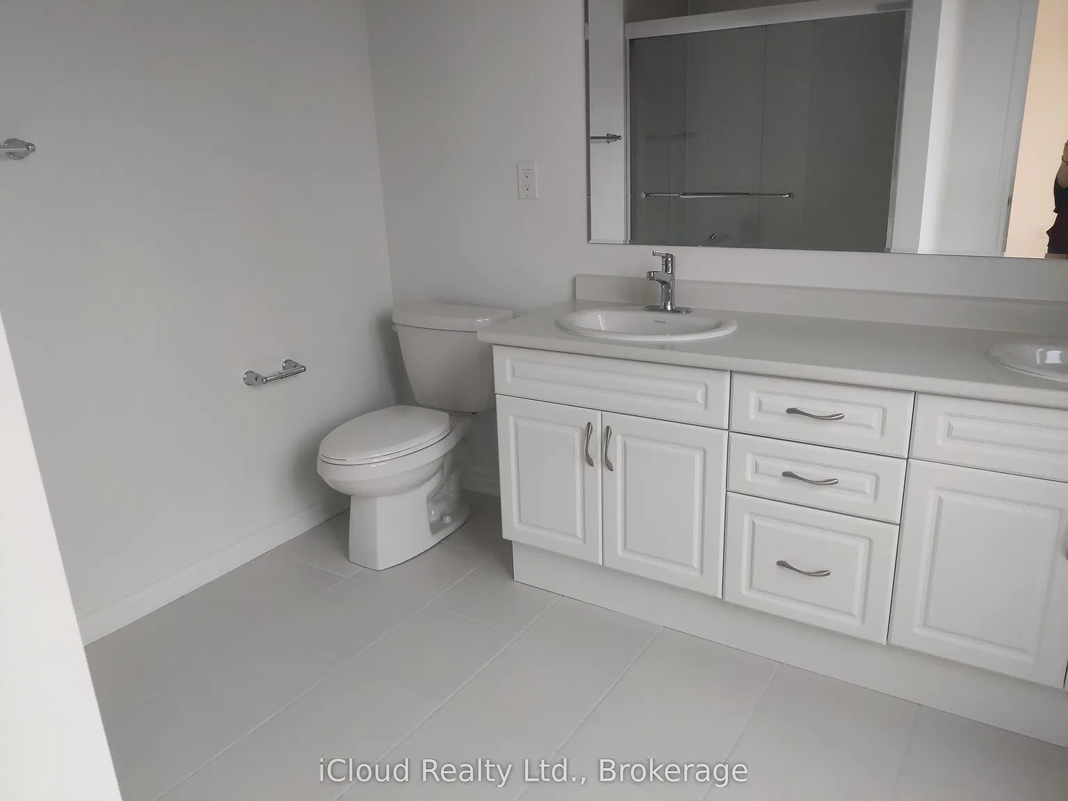 4 bed, $2,899 — Photo 3