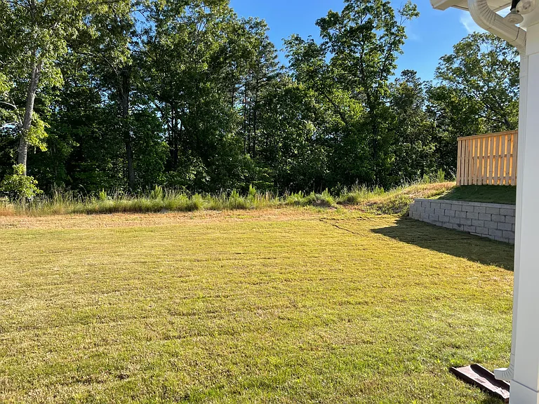 715 Courtland Dr — Photo 18
