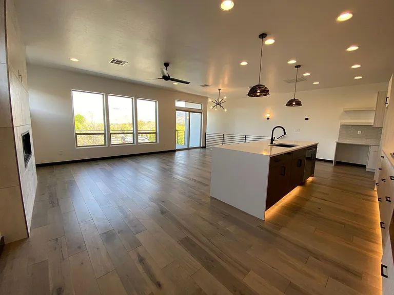 1266 E Echelon Ridge Ln — Photo 9