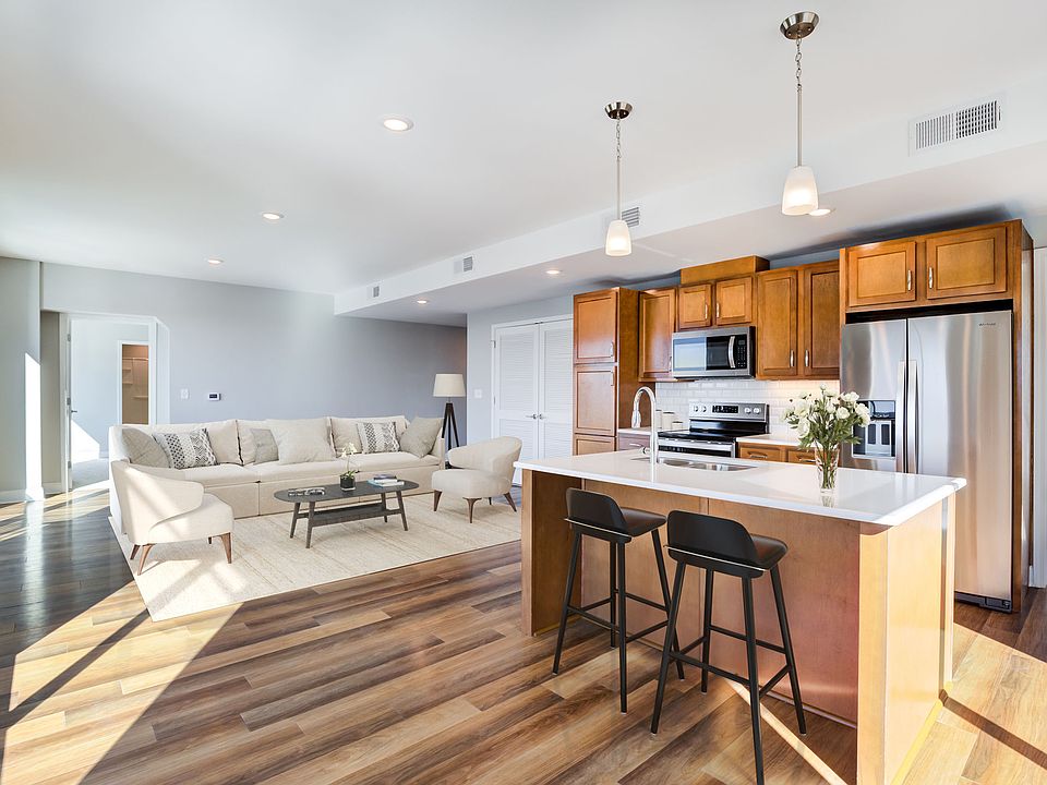 1st image of 14 Grace St #1009