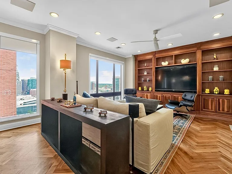 10 E Lee St #2305 — Photo 9