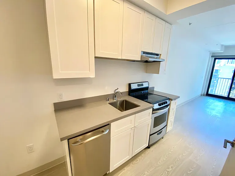 750 Harrison St — Photo 10