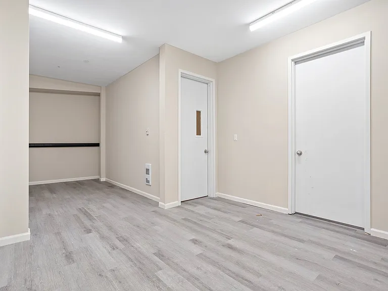 61 Delmonico Pl #1A — Photo 22