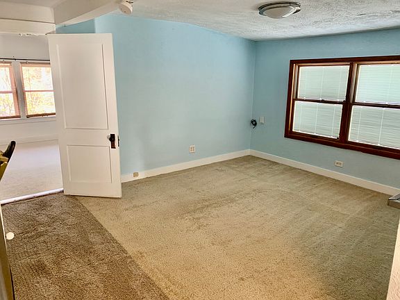 4th image of 307 N Foster Ave #1/2