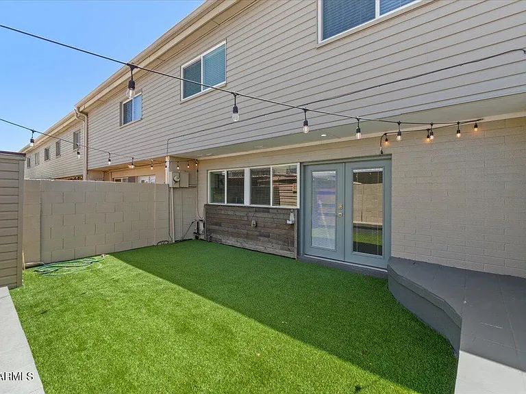 4233 N Miller Rd — Photo 36