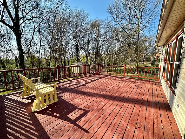 141 Victoria Dr — Photo 24