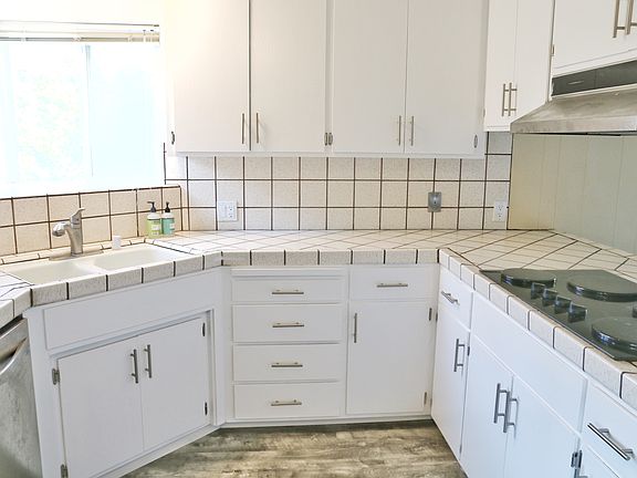 2nd image of 303 Estrella Dr