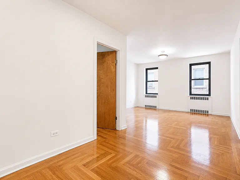 700 Fort Washington Ave #5F — Photo 6