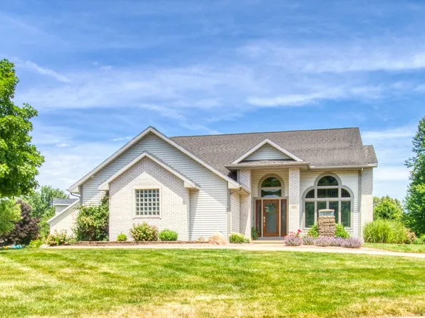 1645 S Woodfield Trl, Warsaw, IN 46580