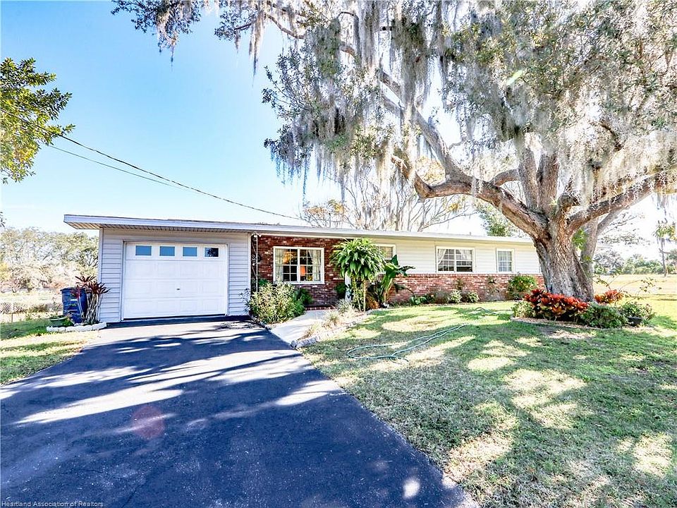 1st image of 3020 Lakeview Dr