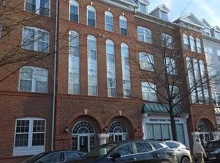 4951 Brenman Park Dr APT 410, Alexandria, VA 22304