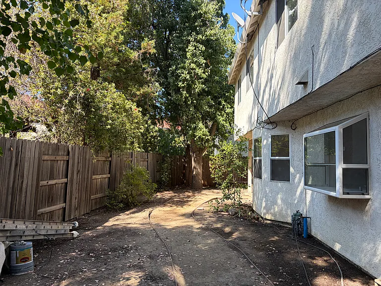 2233 Humboldt Ave — Photo 3