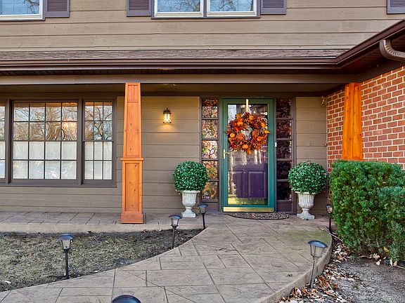 5th image of 18 Reliance Ln