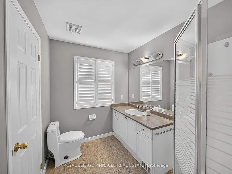 163 Livingston Ave N — Photo 18