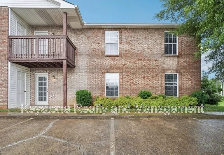 Royster Lane — Photo 117