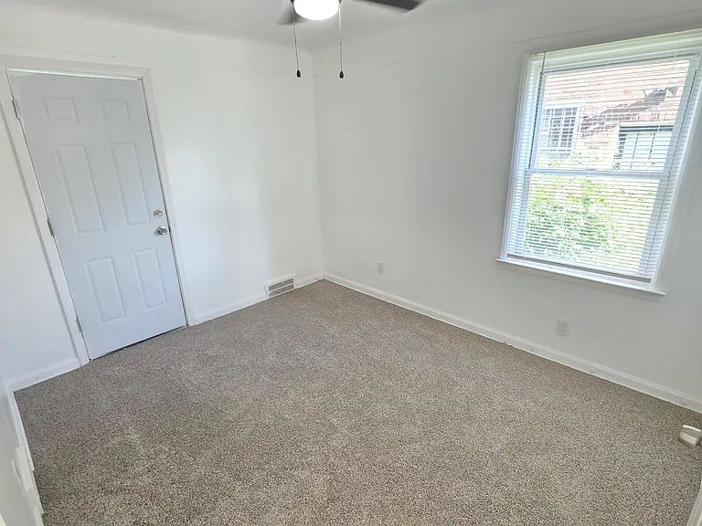 18412 Ferguson St — Photo 17