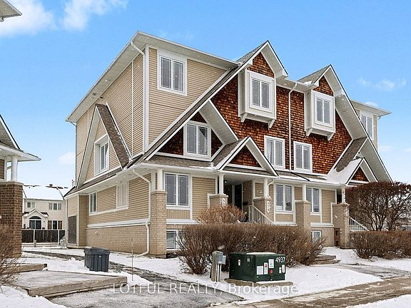 3rd image of 576 Lakeridge Dr
