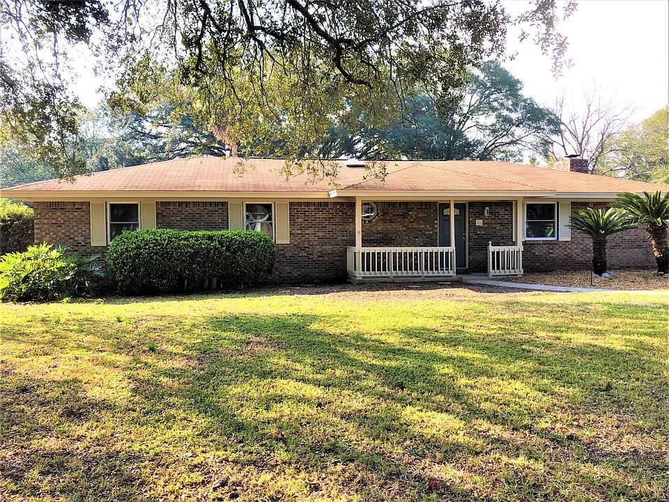 1st image of 618 Burgundy Ln