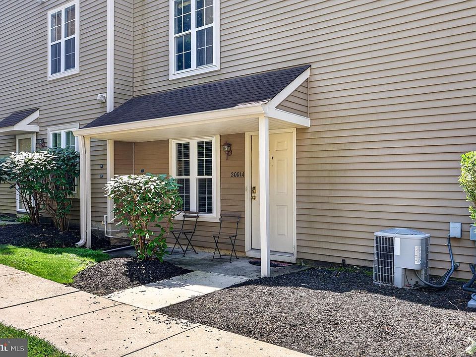 1st image of 2001A Denham Ct #A