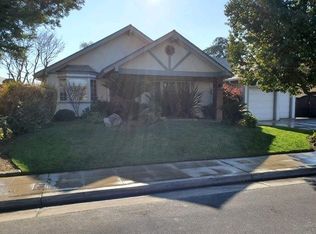 1924 Fairmont Ave, Clovis, CA 93611