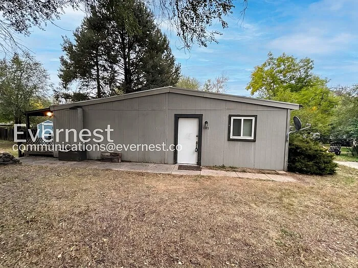 110 1/2 W Cheyenne Rd — Photo 12