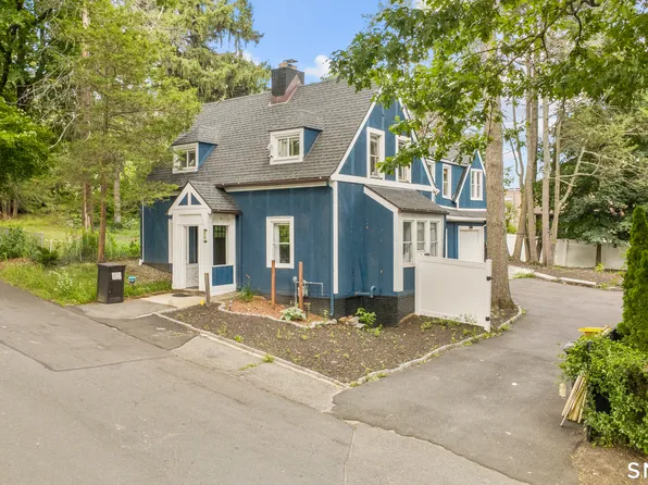 26 Trowbridge Street, Waterbury, CT 06710