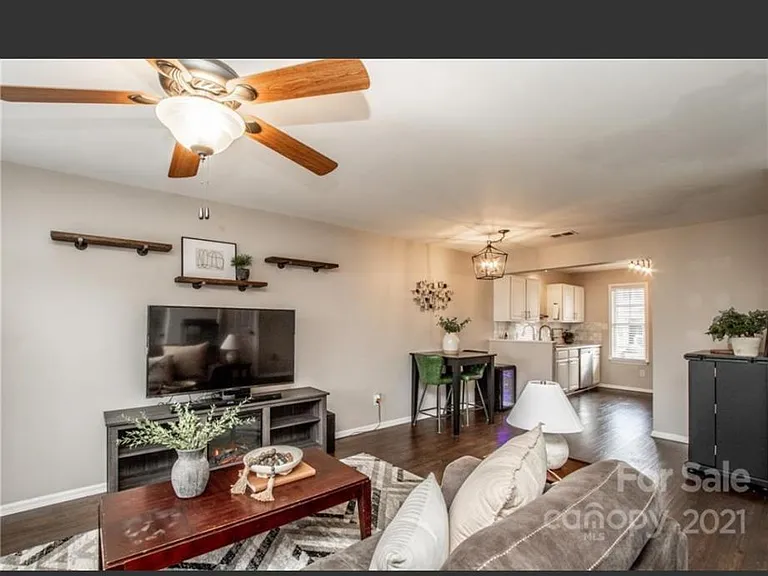 7138 Tom Castain Ln — Photo 4