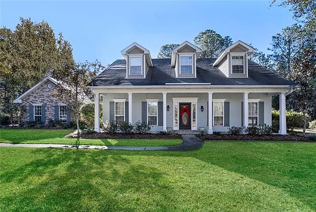 1st image of 320 Salem Dr