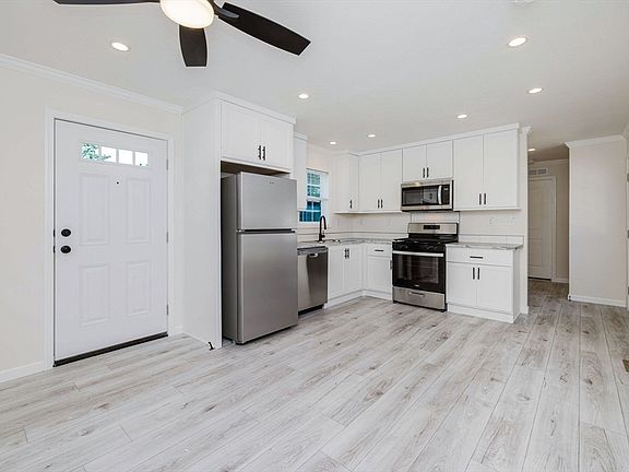 4th image of 1346 Newport Ave #B5