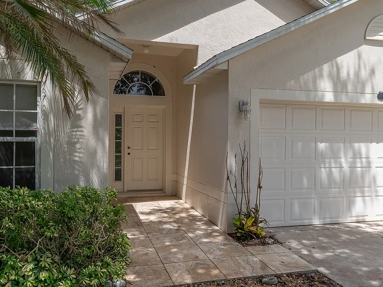 537 Mason Dr — Photo 3