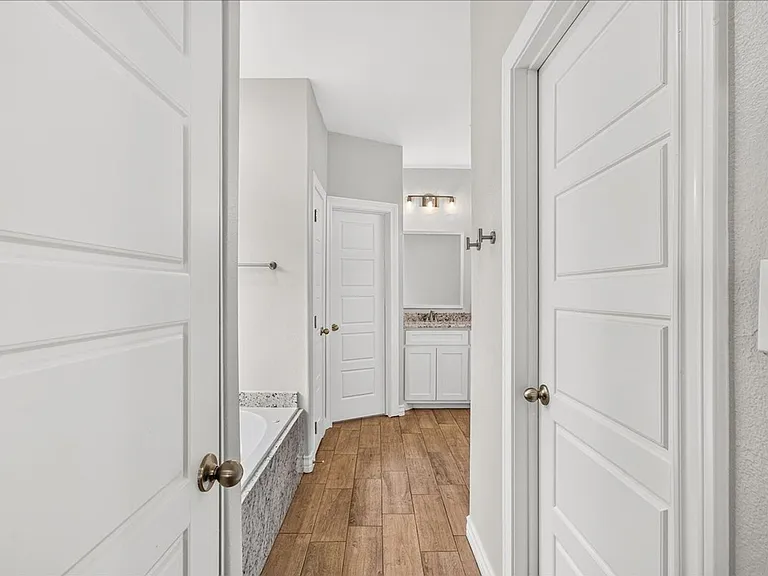 2445 Manuel Ln — Photo 31