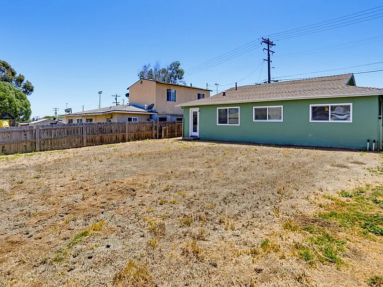 1463 Sweetwater Ln — Photo 30