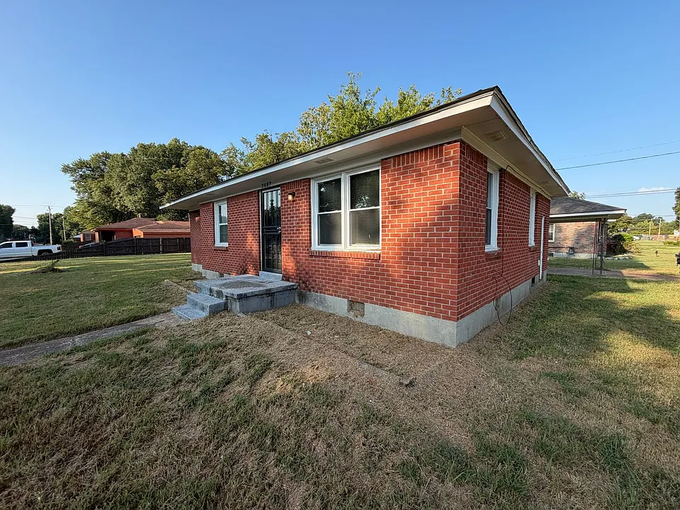 3687 Windcrest Rd