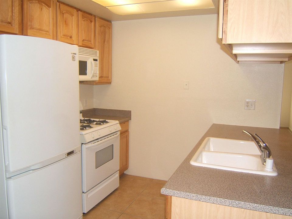 1st image of 48318 Garbo Dr