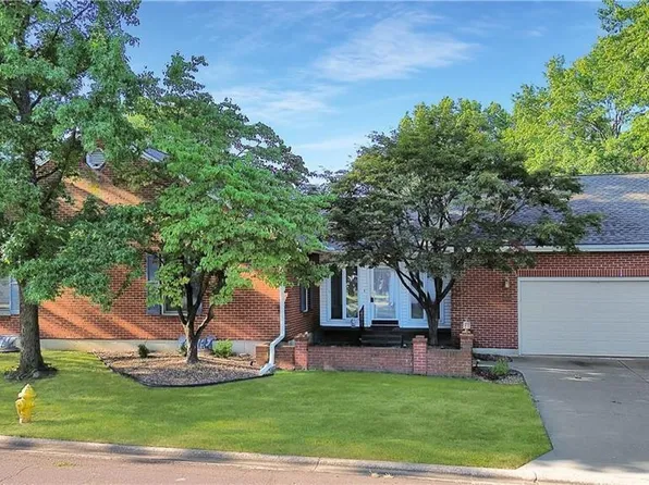 1018 Palmer Pl, Clinton, MO 64735