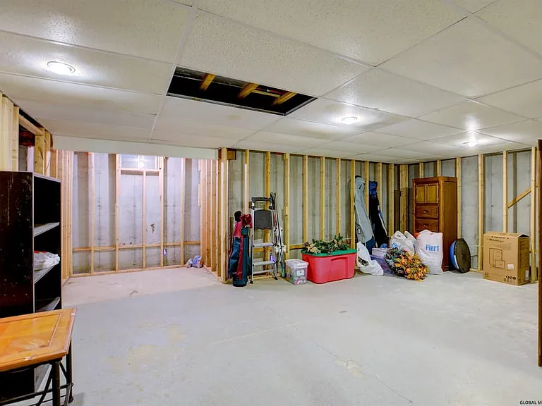 34 Thistle Dr — Photo 32
