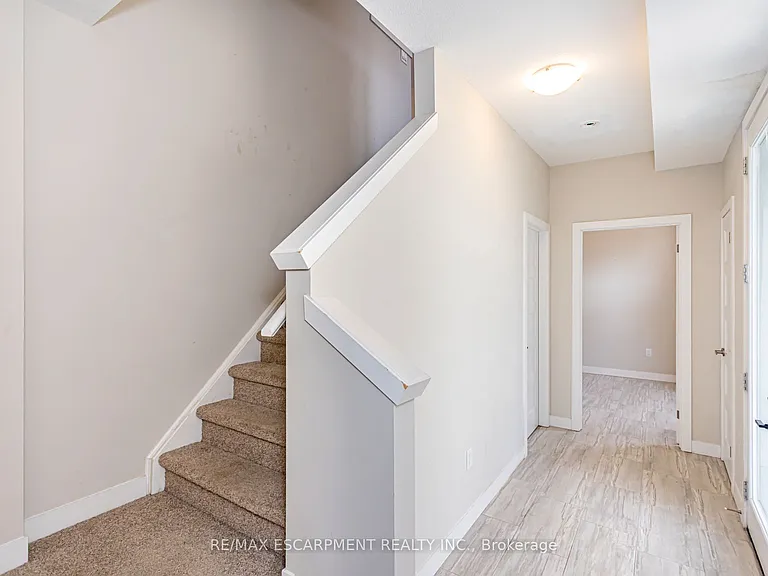 941 Manhattan Way — Photo 8