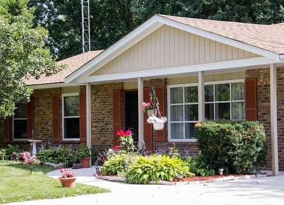 2nd image of 6539 Lanterne Dr