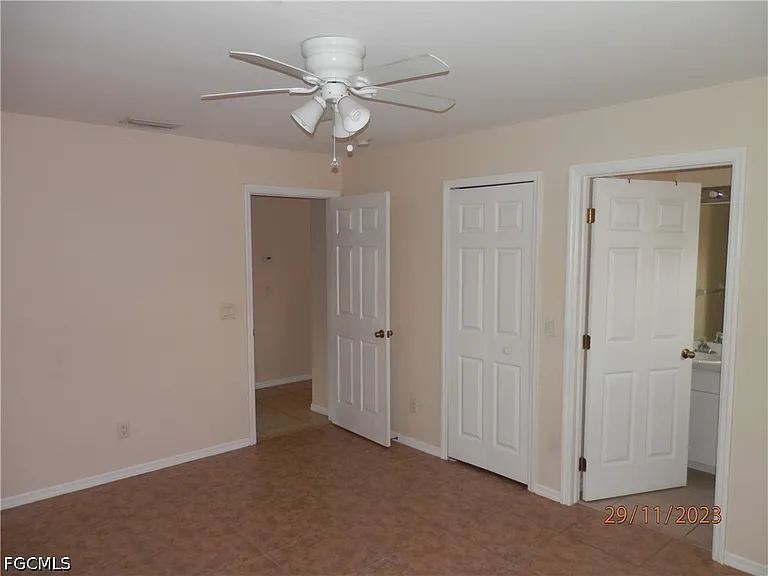 2410 NE 6th St — Photo 15