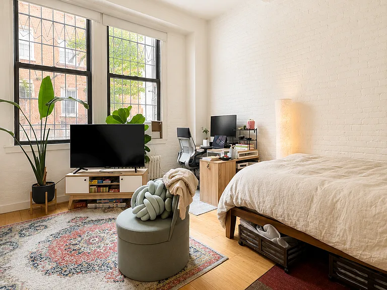 30 Christopher St #1G — Photo 2