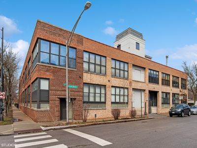 2804 N Lakewood Ave APT 104, Chicago, IL, 60657