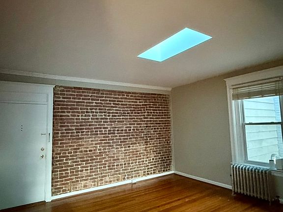4th image of 1855 Calvert St NW APT 504