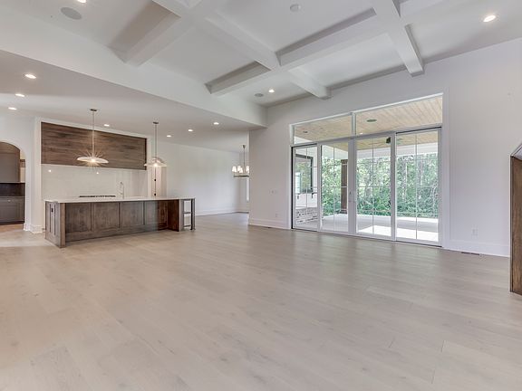 2nd image of 10880 Dartmoor Ct