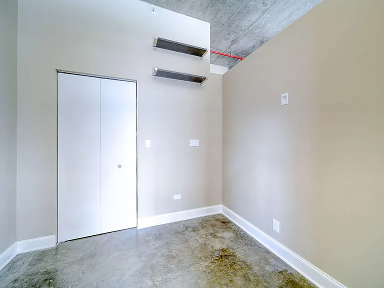 313 NE 2nd St — Photo 12